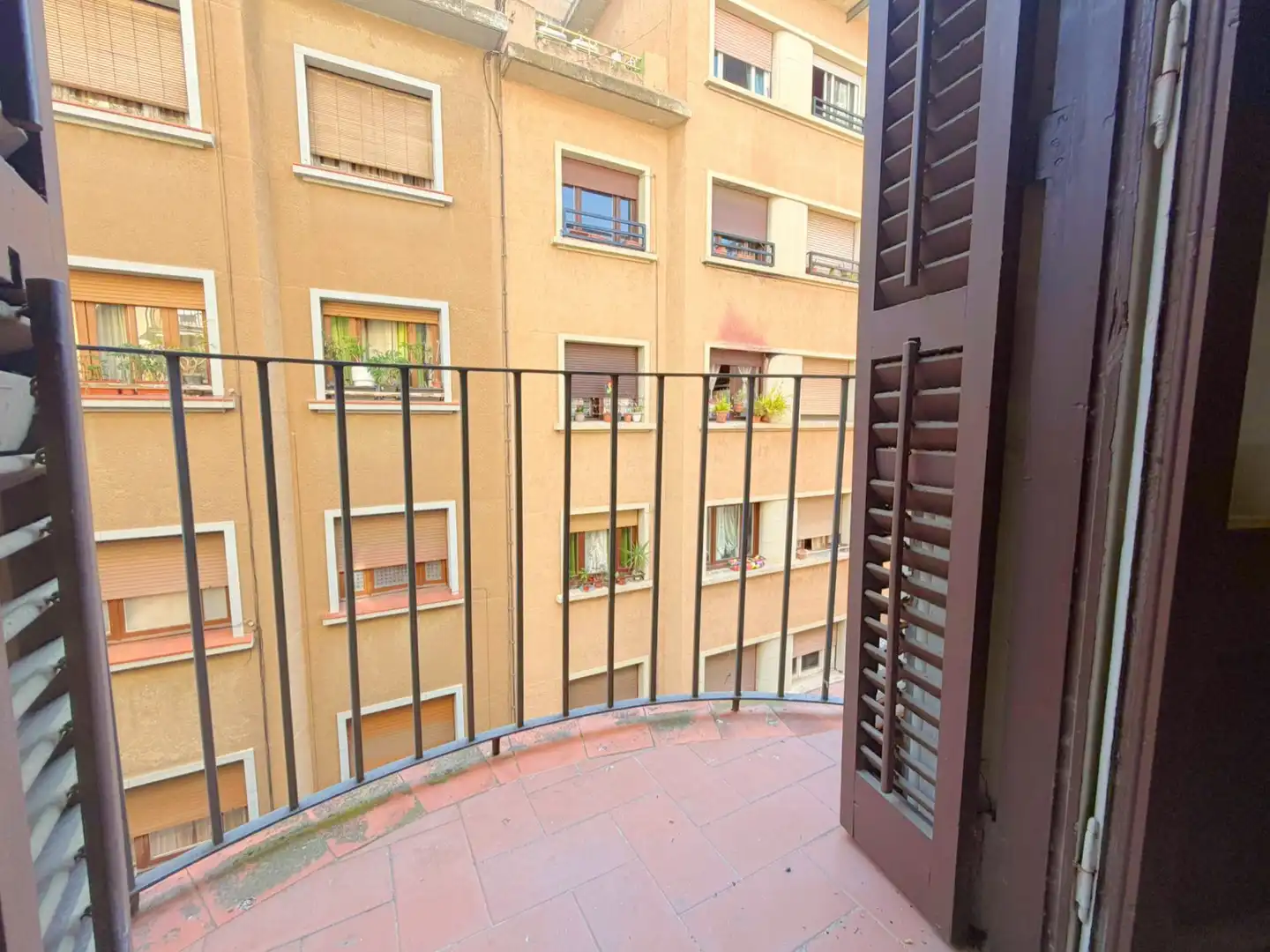 Appartamento con terrazza in vendita a Ciutat Vella, imagen 2