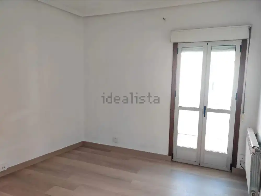 Dormitori de Casa o xalet en venda en Ourense Capital  amb Calefacció, Jardí privat i Moblat