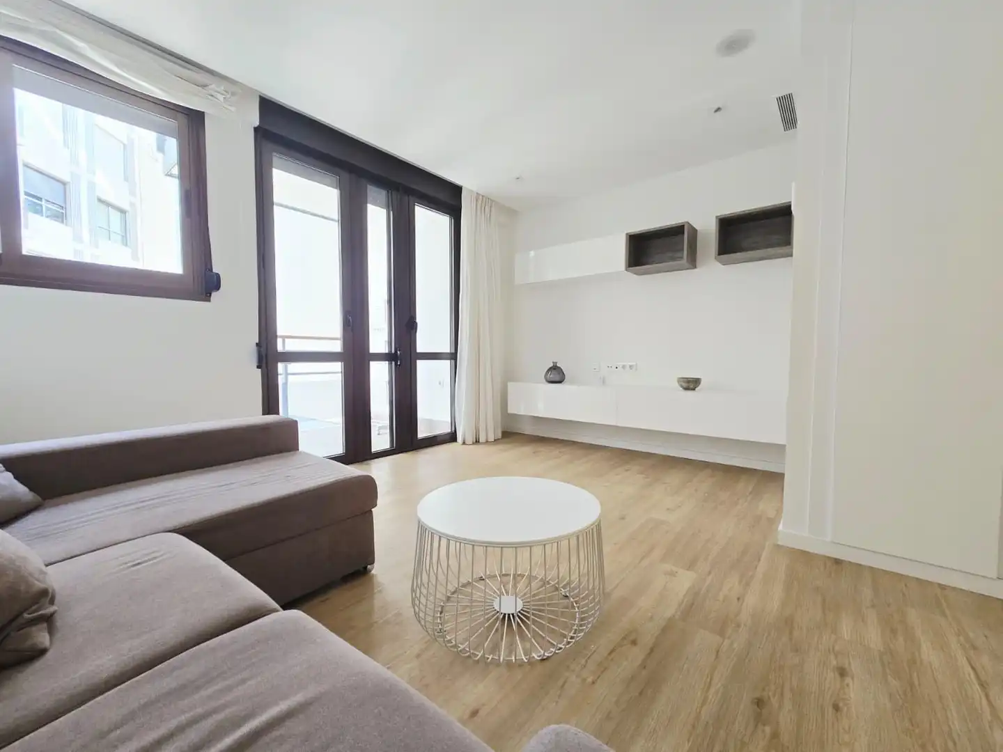 Living room of Flat for rent in Valencia  with Parquet flooring and Terrace