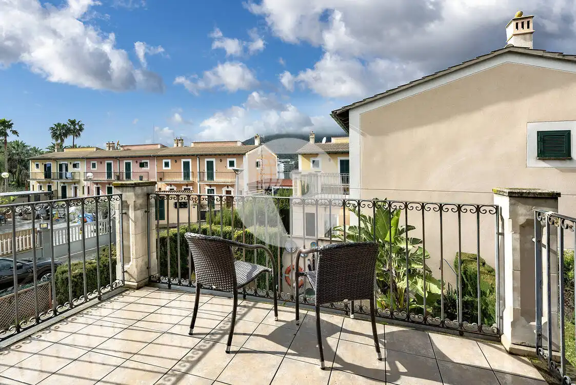 Terrasse von Einfamilien-Reihenhaus zum Verkauf in Alcúdia mit Terrasse, Schwimmbad und Balkon