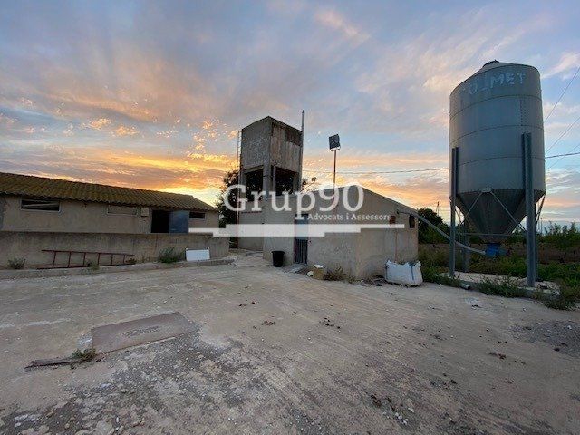Industrial buildings for sale in Santa Bàrbara