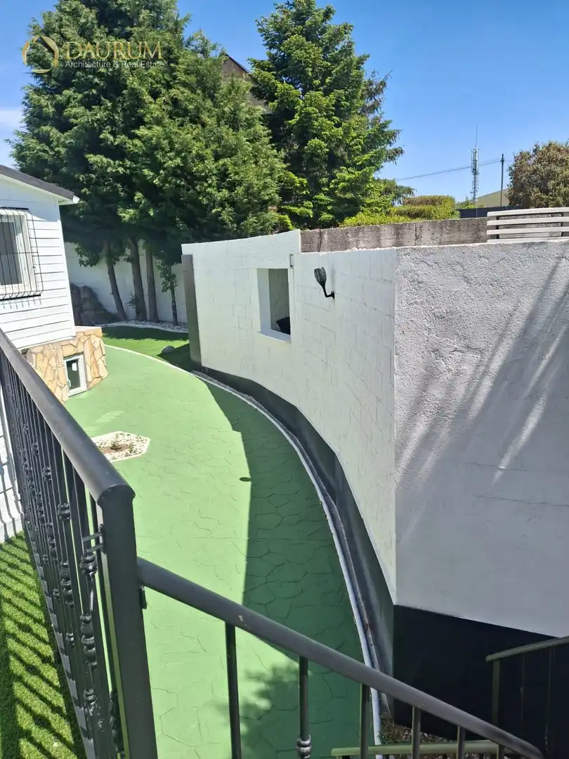 Vista exterior de Casa o chalet en venta en El Espinar con Aire acondicionado, Calefacción y Trastero