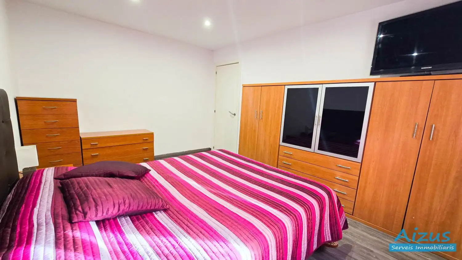 Schlafzimmer von Erdgeschoss zum Verkauf in Ripollet mit Ofen