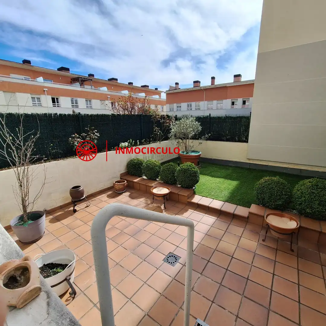 Terrassa de Casa adosada en venda en Burgos amb Jardí privat, Terrassa i Traster