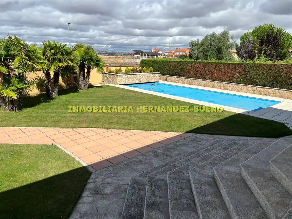 Jardín de Casa o chalet en venta en Carbajosa de la Sagrada con Aire acondicionado, Calefacción y Jardín privado