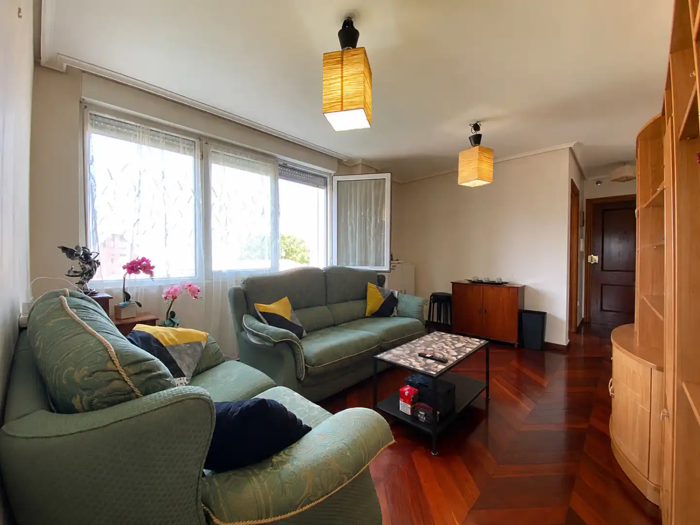 Sala d'estar de Pis en venda en Suances amb Parquet i Balcó