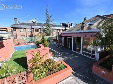 Àtic amb piscina en venda a Carlota Oneill