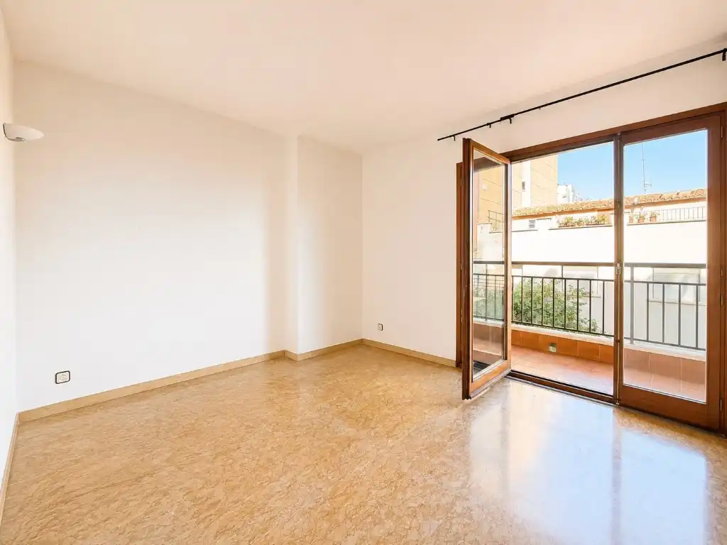 Terraza de Piso en venta en Girona con Balcón