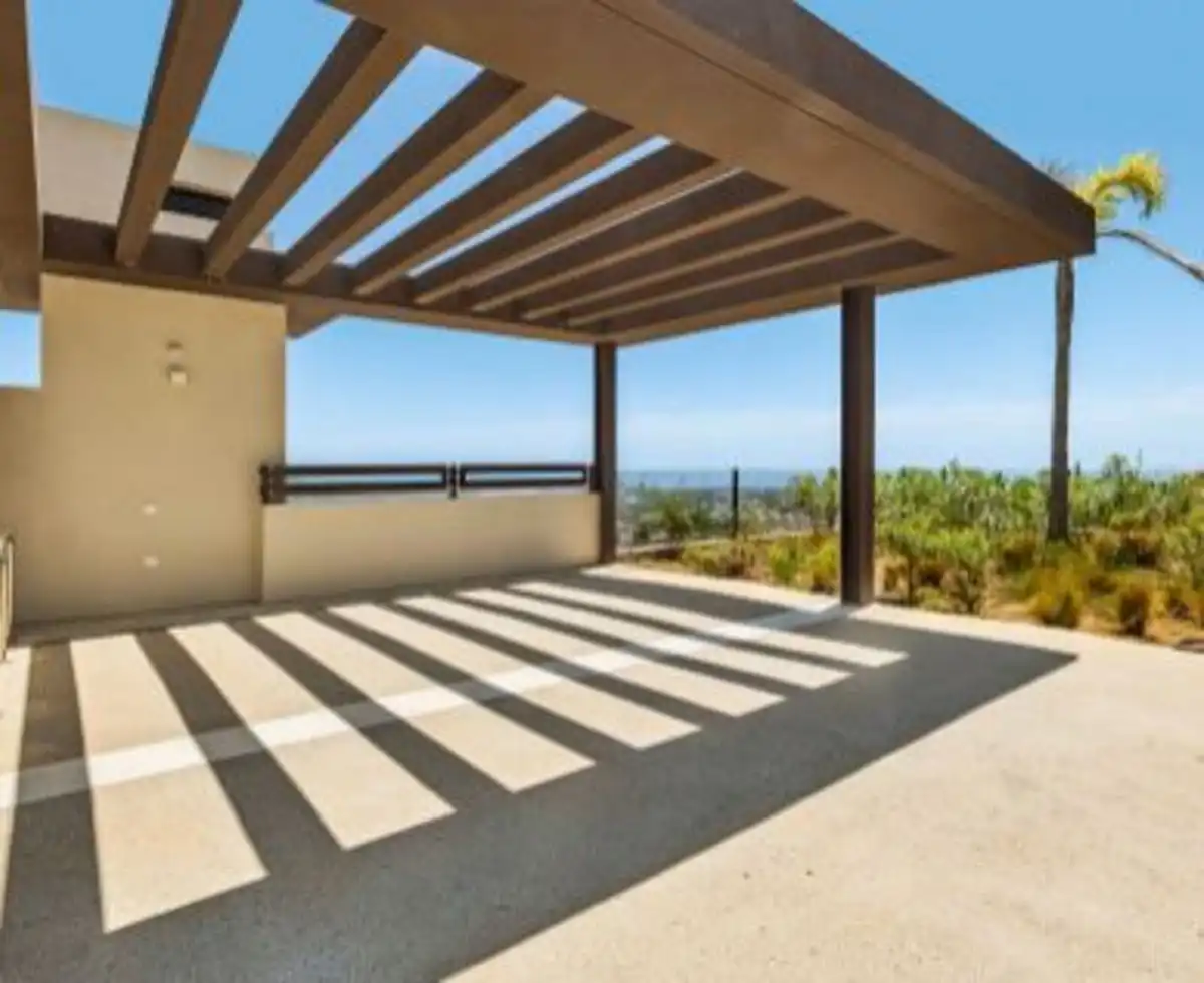 Terrasse von Einfamilien-Reihenhaus zum Verkauf in Benahavís mit Klimaanlage, Privatgarten und Terrasse