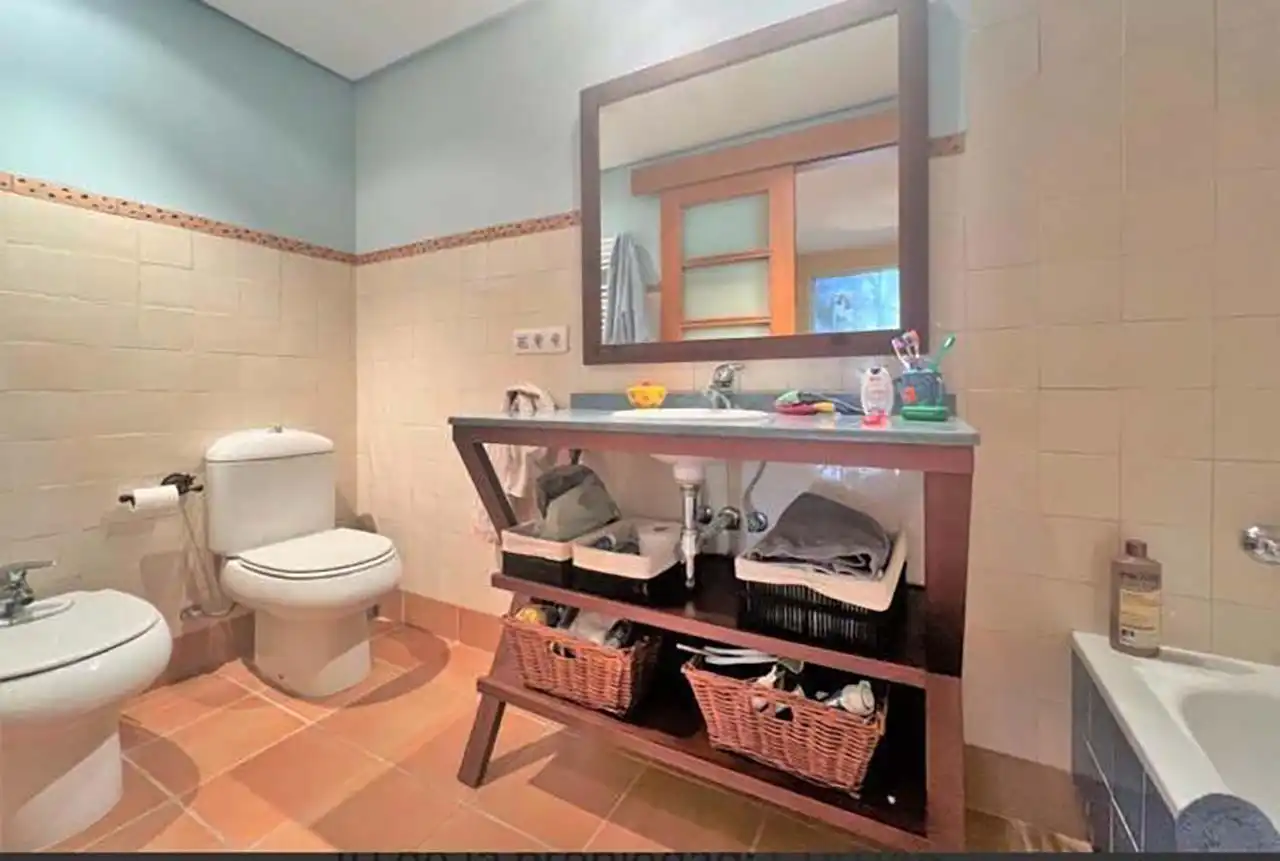 Baño de Casa o chalet de alquiler en Benicasim / Benicàssim con Aire acondicionado, Calefacción y Jardín privado