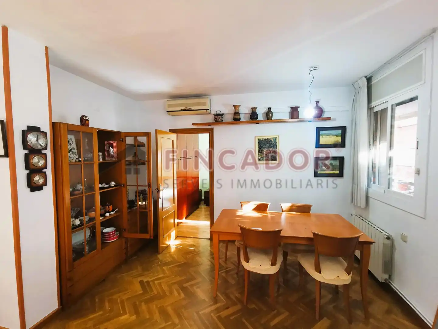 Sala de estar de Piso en venta en Cornellà de Llobregat con Calefacción, Parquet y Balcón