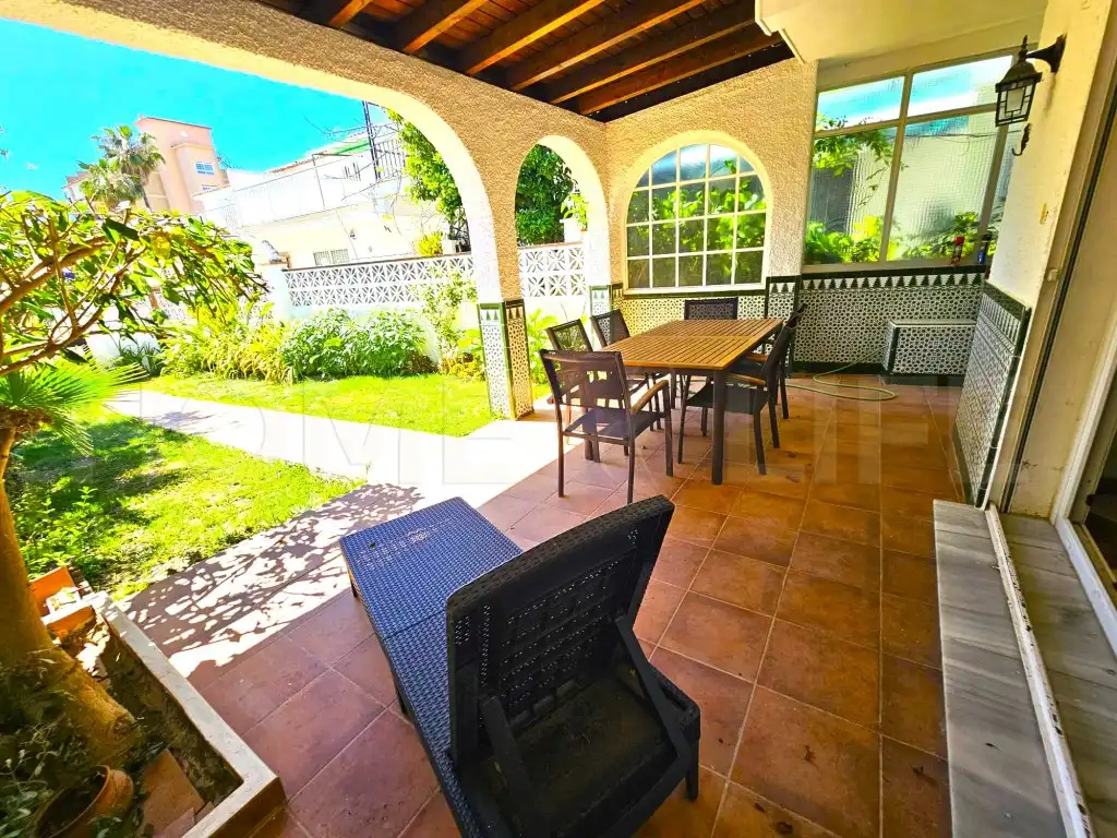 Jardí de Casa adosada en venda en Benalmádena amb Terrassa i Moblat