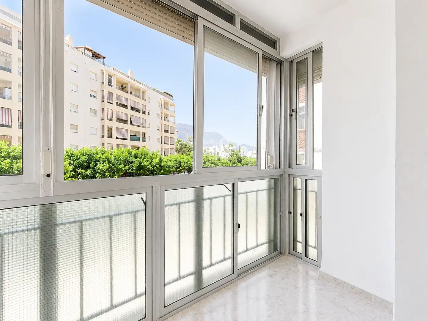Terrasse von Wohnungen zum Verkauf in Estepona mit Terrasse und Balkon