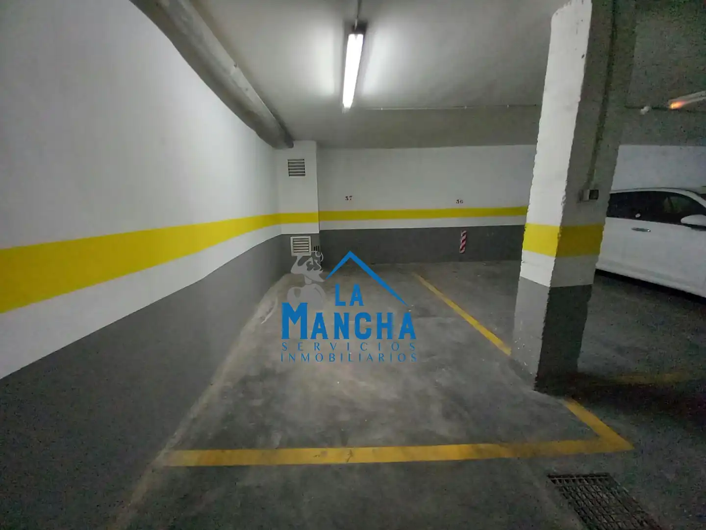 Aparcament de Garatge de lloguer en Industria