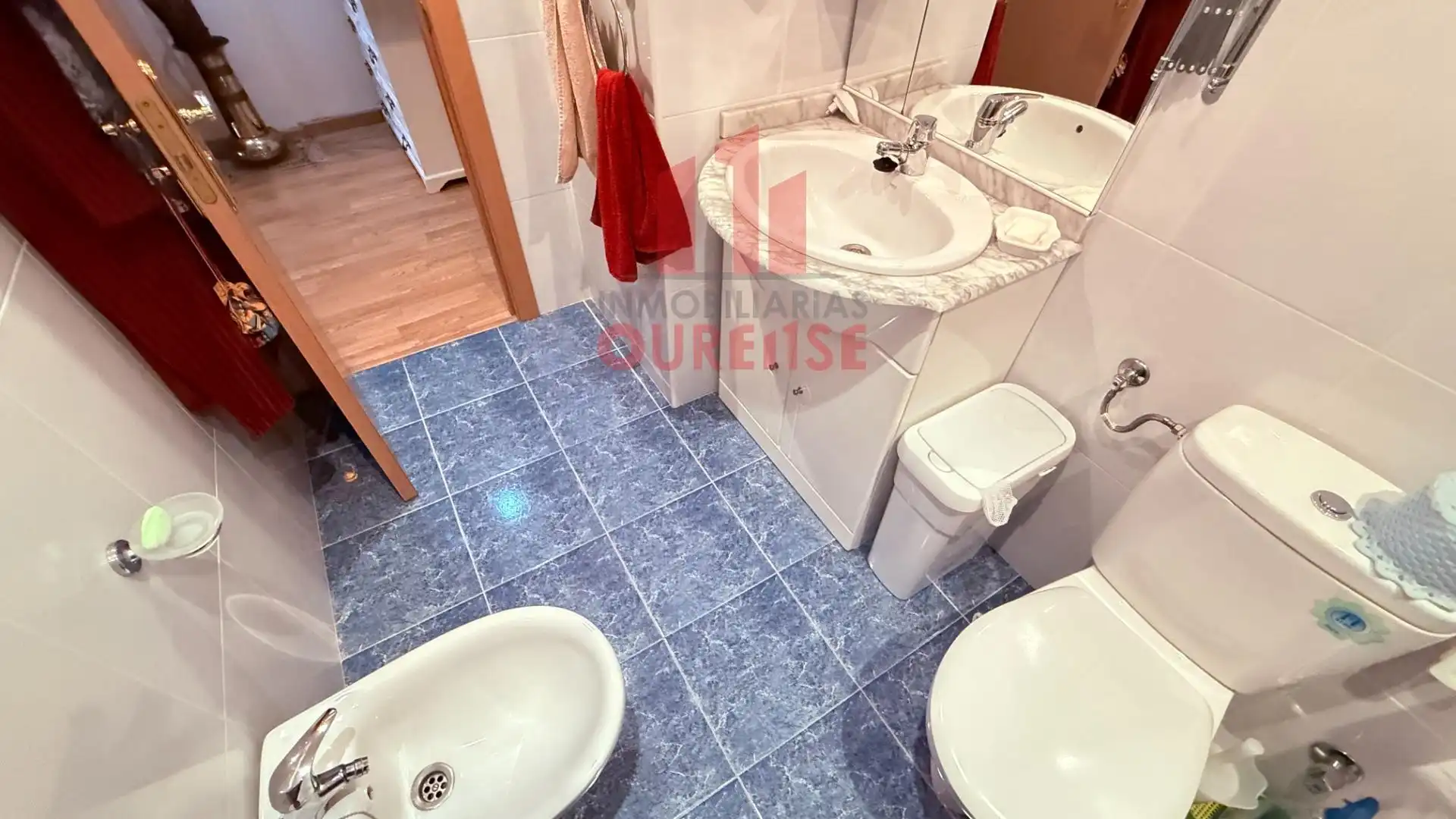 Bany de Casa o xalet en venda en San Cibrao das Viñas amb Terrassa i Moblat