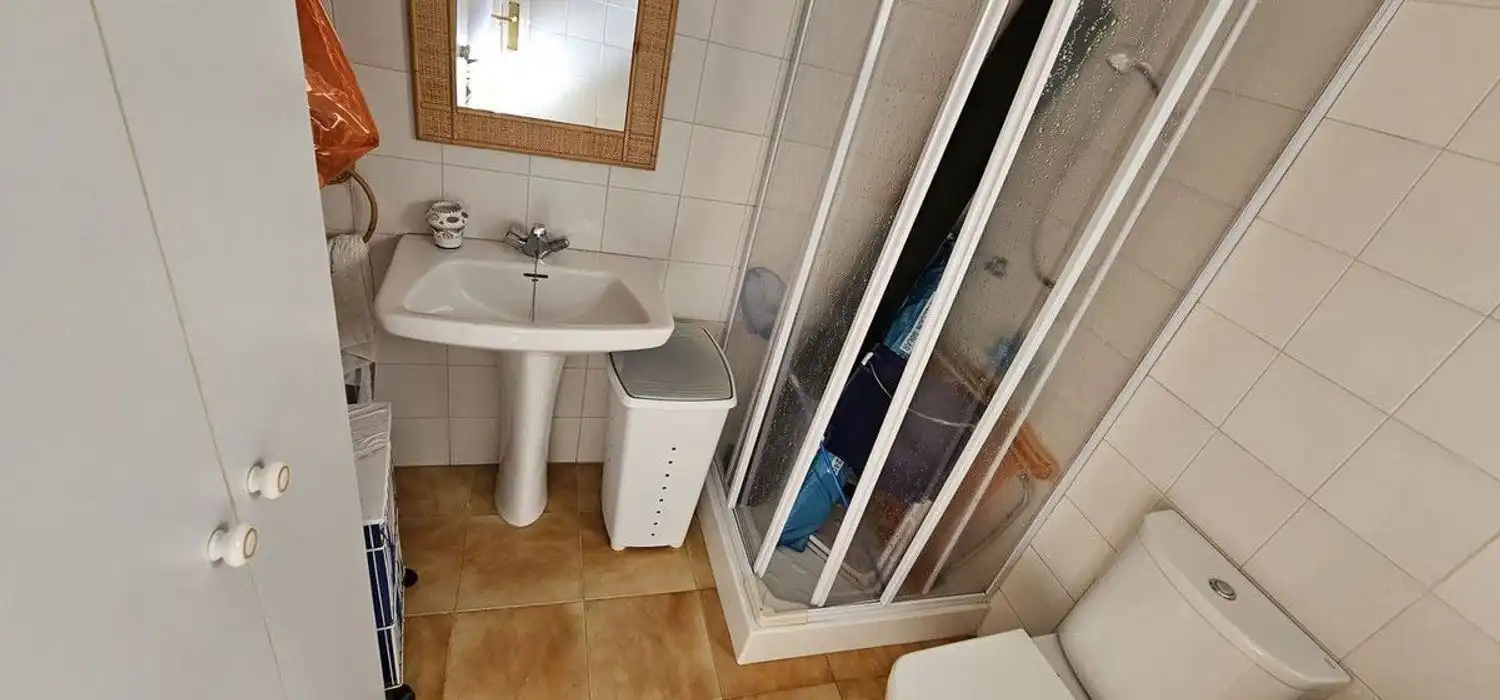 Bany de Casa o xalet en venda en Orihuela amb Aire condicionat, Jardí privat i Terrassa