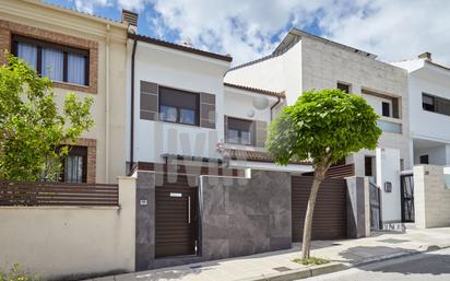 Exterior view of House or chalet for sale in  Jaén Capital  with Air Conditioner, Heating and Terrace