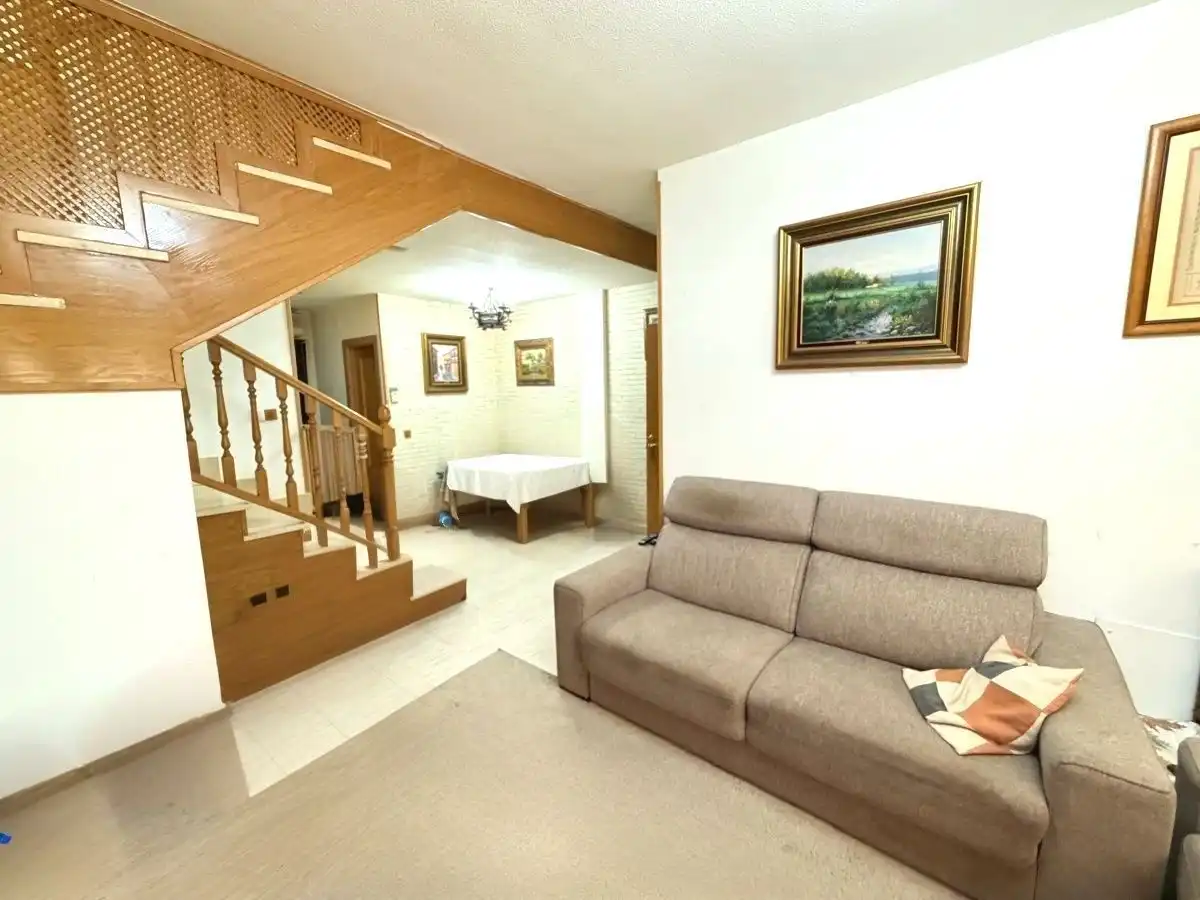 Living room of Houses for sale in Azuqueca de Henares  with Air Conditioner, Heating and Private garden