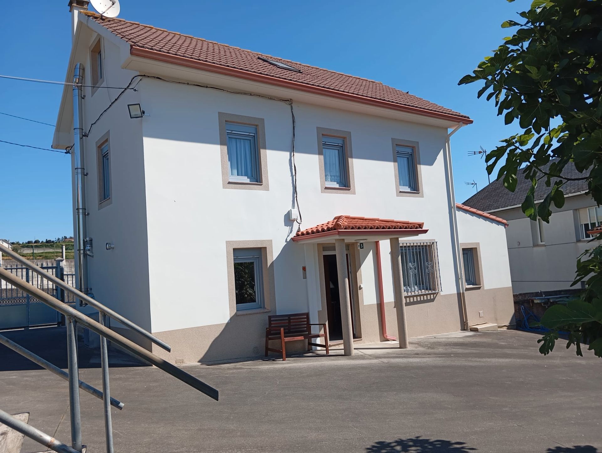 Vista exterior de Casa o chalet en venta en Carballo con Amueblado