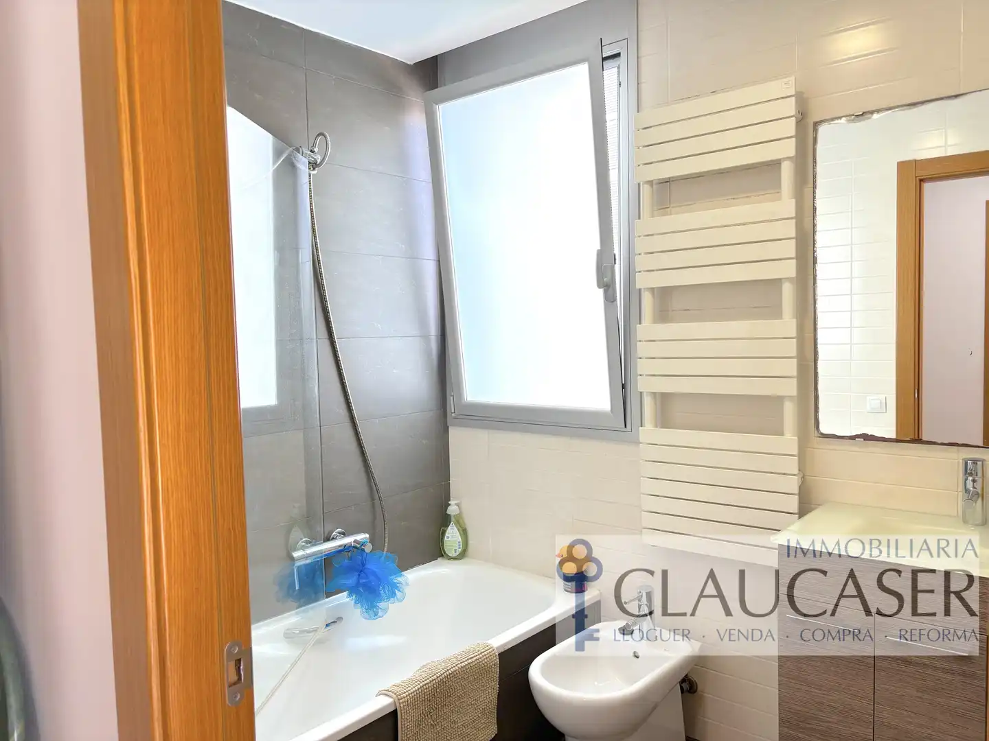 Bathroom of Flat for sale in Sabadell  with Heating, Private garden and Terrace