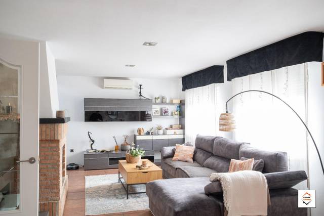 Casa adosada en Venta en Camino Camino del Molino del Rey en Casetas - Villarrapa