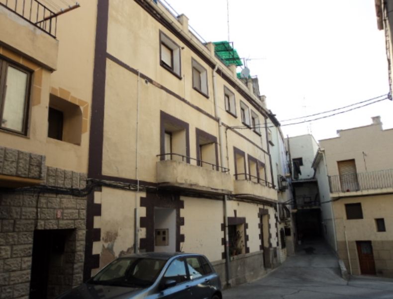 Exterior view of Box room for sale in Funes