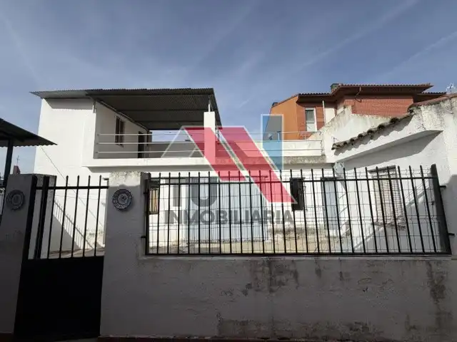 Vista exterior de Casa o chalet en venta en Fuensalida con Calefacción, Amueblado y Horno