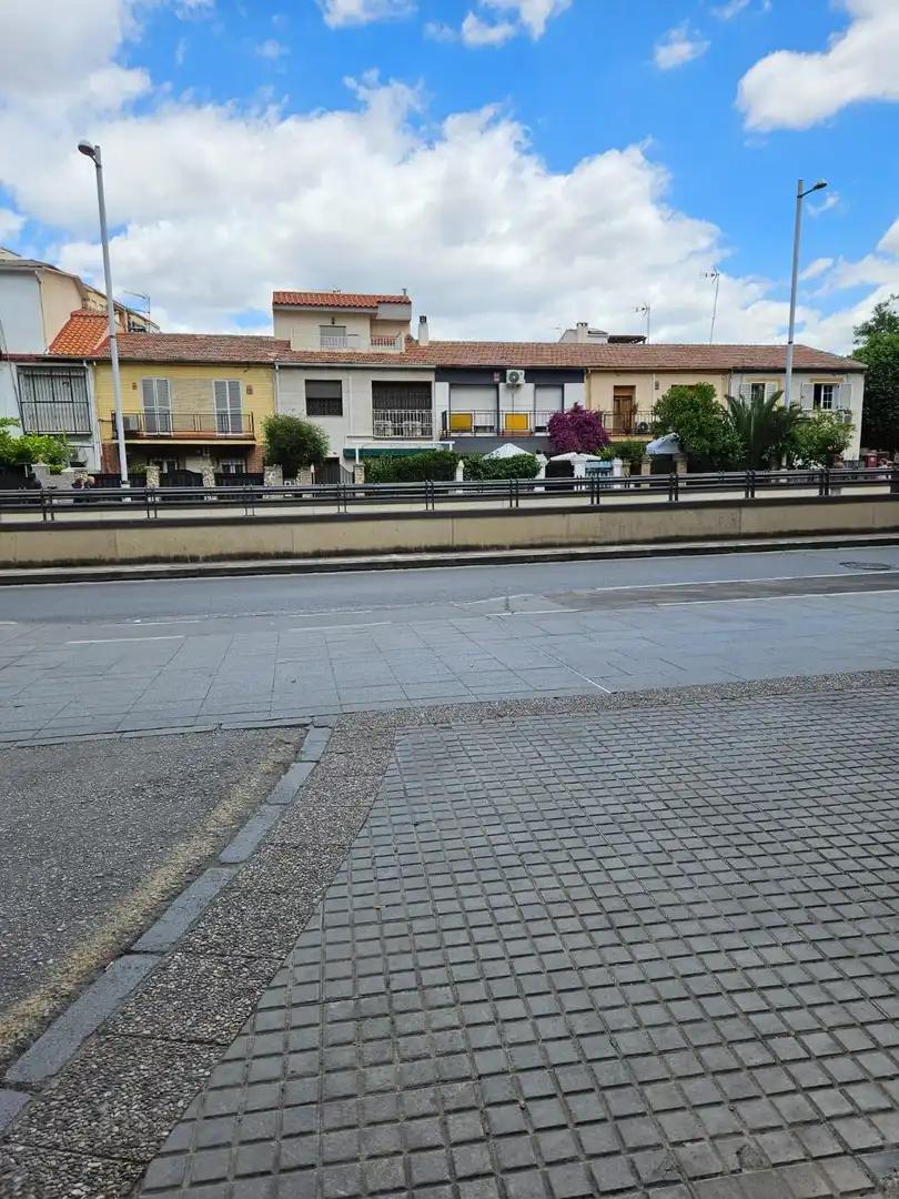 Geschaftsraum zur Miete in Barrio de Zaidín