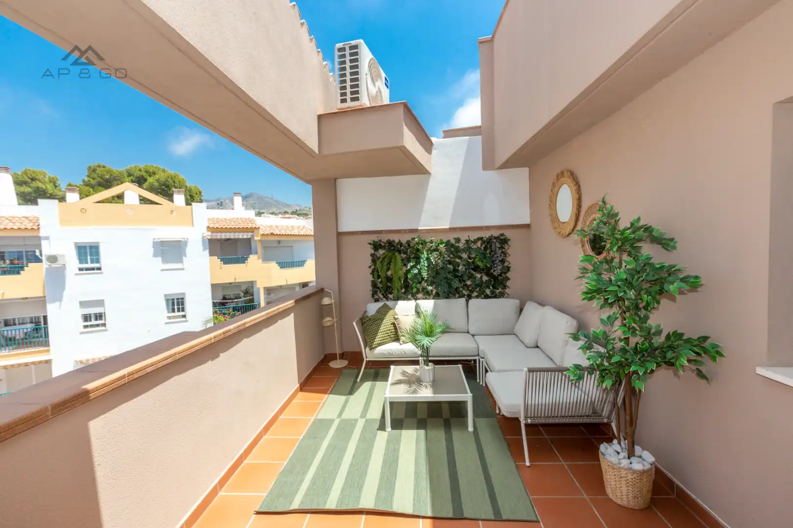 Terrasse von Dachboden zur Miete in Almuñécar mit Klimaanlage, Terrasse und Möbliert