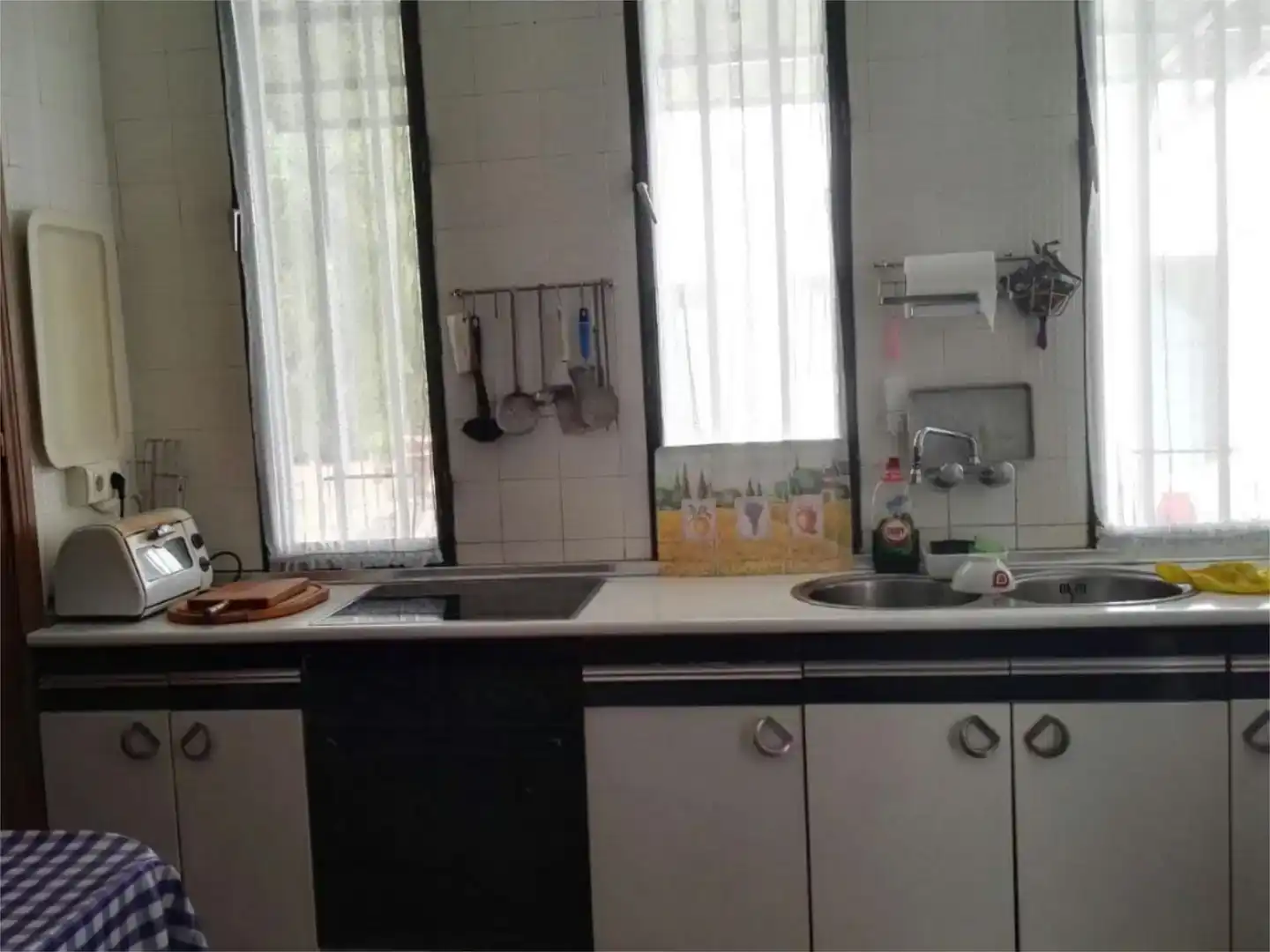 Cocina de Casa o chalet de alquiler en Alcalá de Guadaira con Aire acondicionado, Jardín privado y Piscina