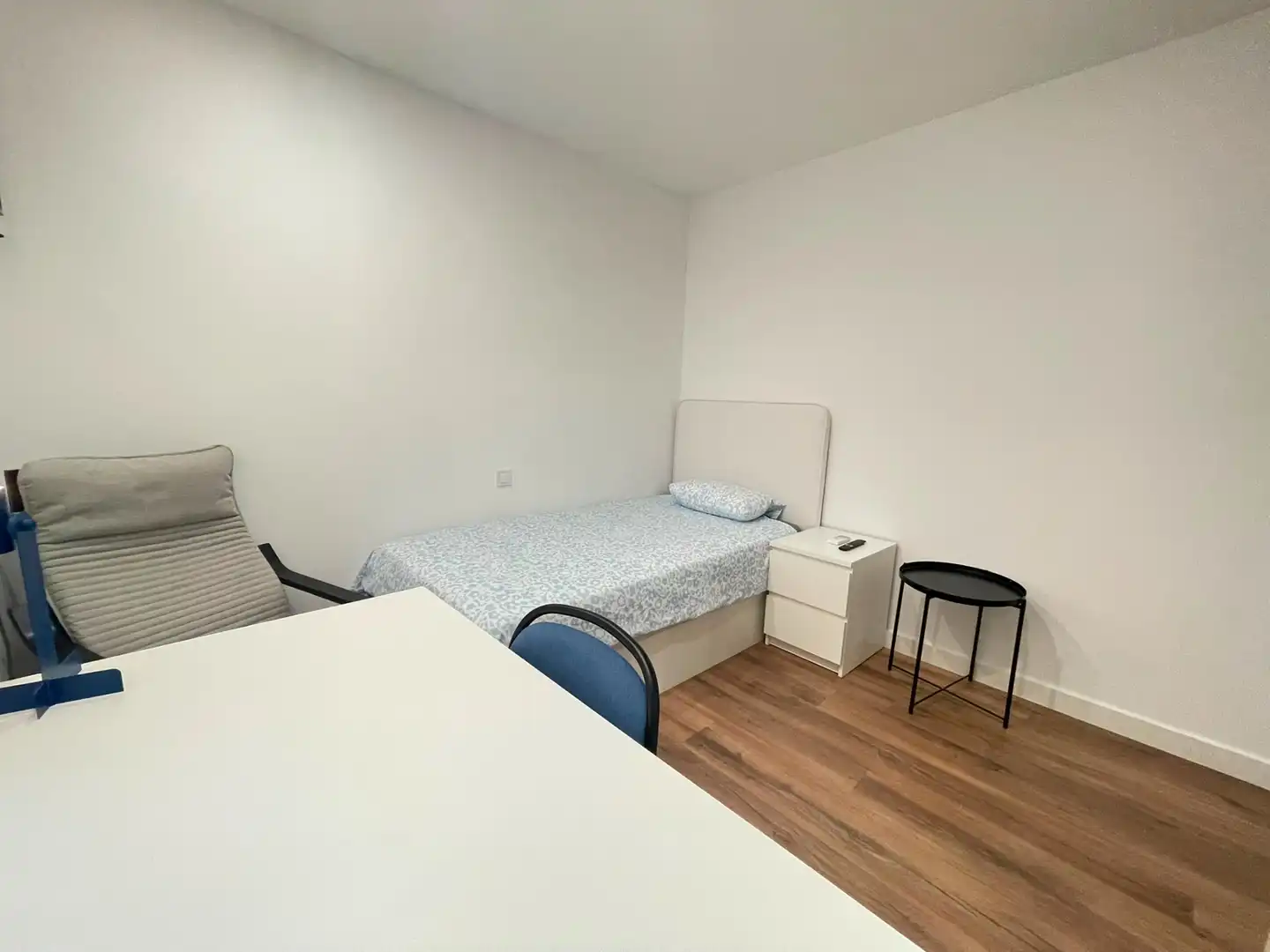 Bedroom of Flat for share in Madrid  with Heating, Furnished and Oven