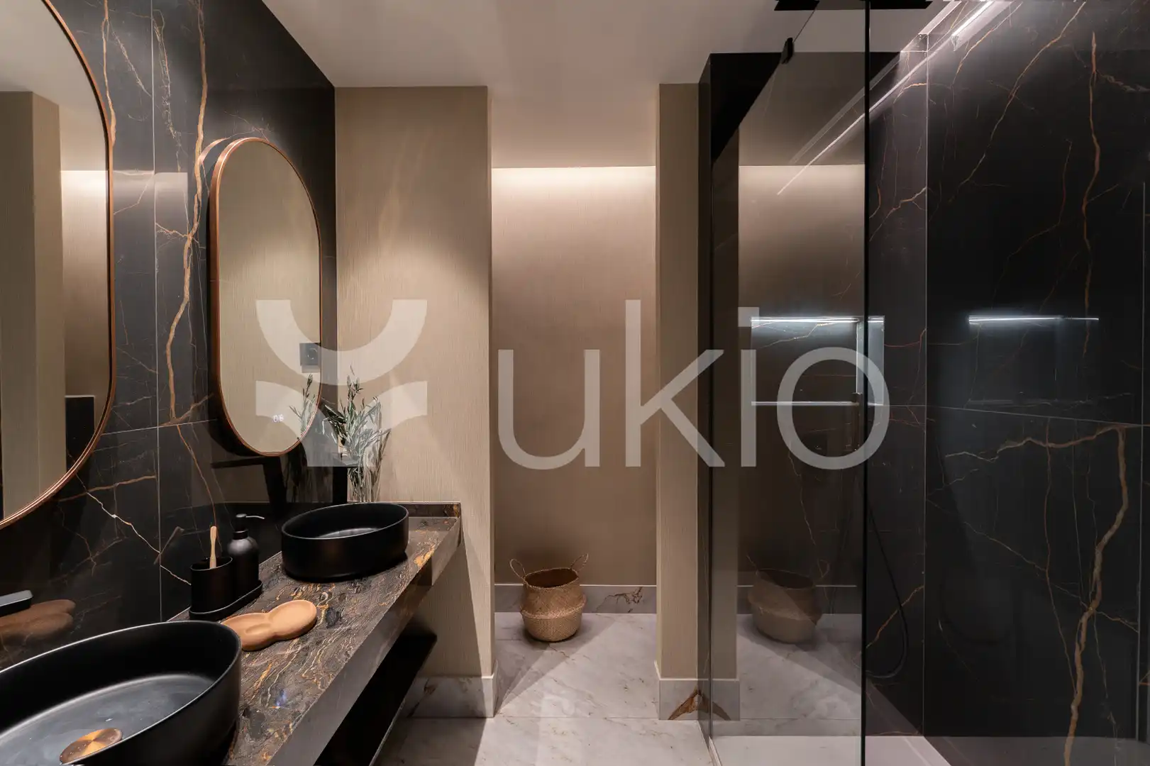 Bathroom of Apartments for rent in Madrid  with Air Conditioner, Heating and Terrace