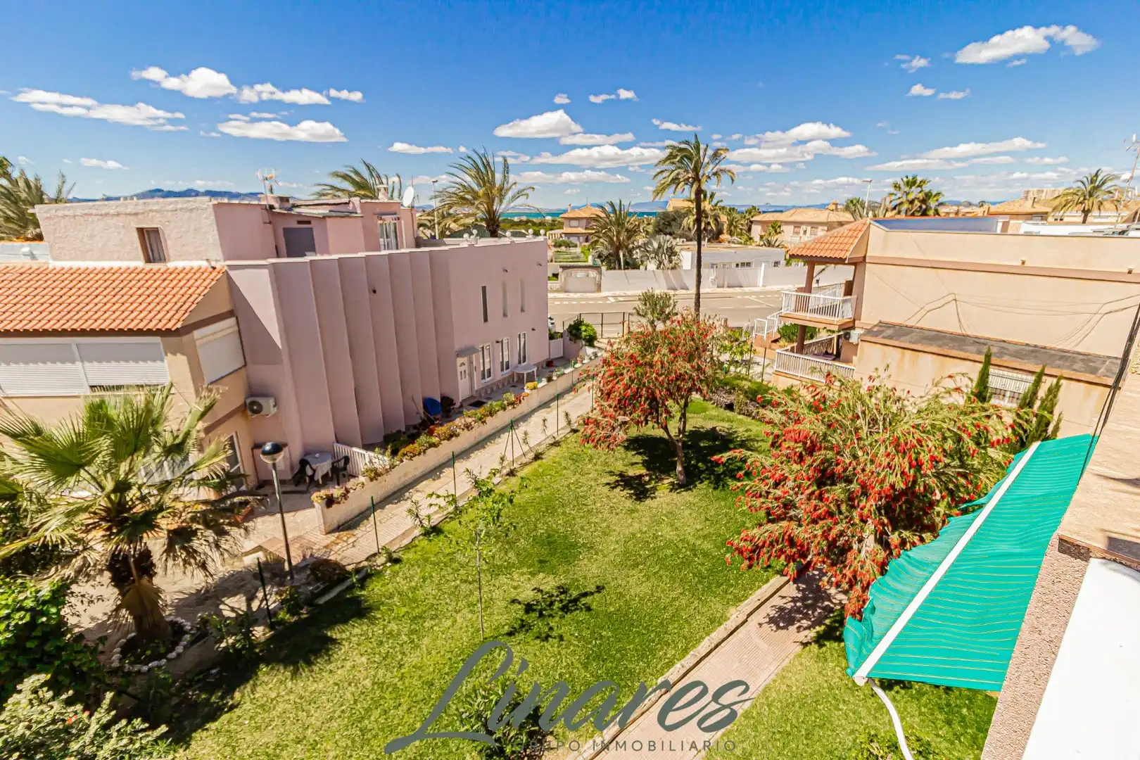 Vista exterior de Apartament en venda en La Manga del Mar Menor amb Terrassa