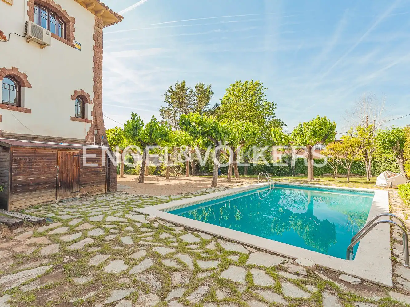 Swimming pool of Houses for sale in Sant Cugat del Vallès  with Air Conditioner, Heating and Private garden