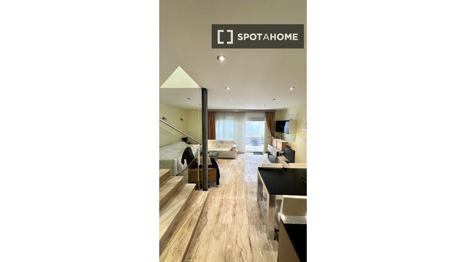 Flat to rent in  Barcelona Capital  with Air Conditioner, Heating and Furnished