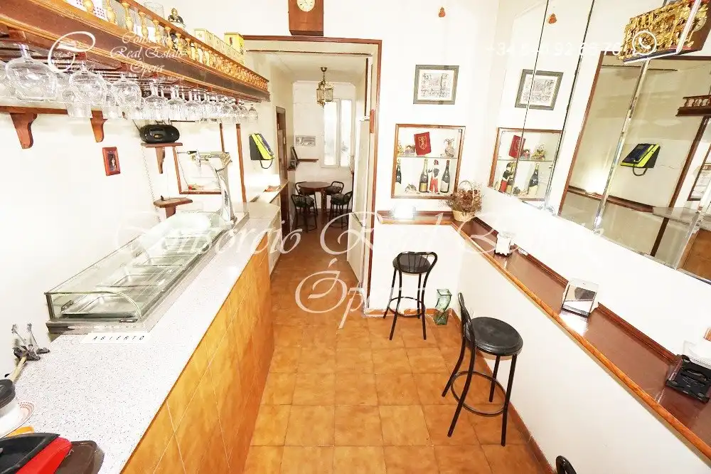 Local comercial en venda a Paseo ACACIAS 59