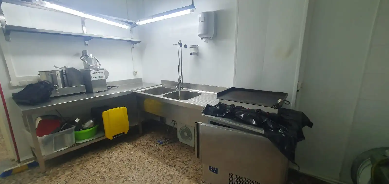 Cocina de Local en traspaso en Barcelona con Aire acondicionado, Calefacción y Amueblado