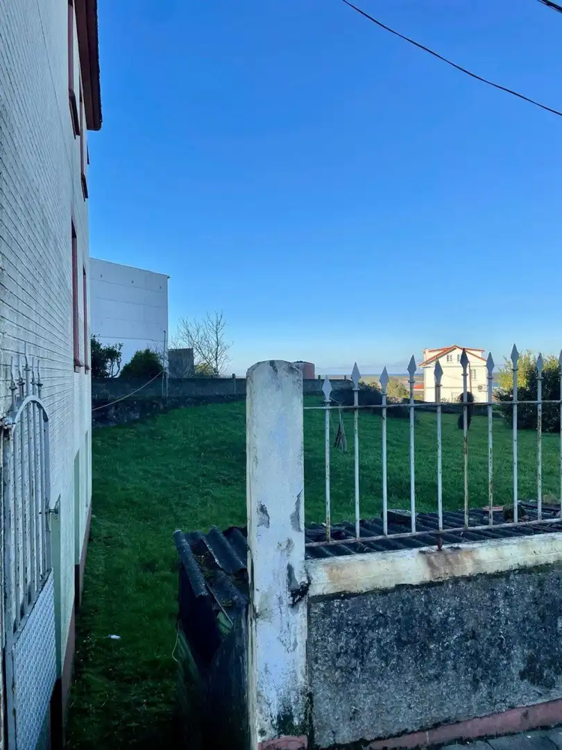 Chalet con jardín en venta en Av del Almte Pedro Fernández Martín 1, imagen 5