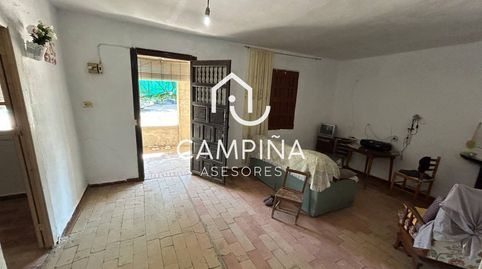 Casa y nave en Clarines Beas