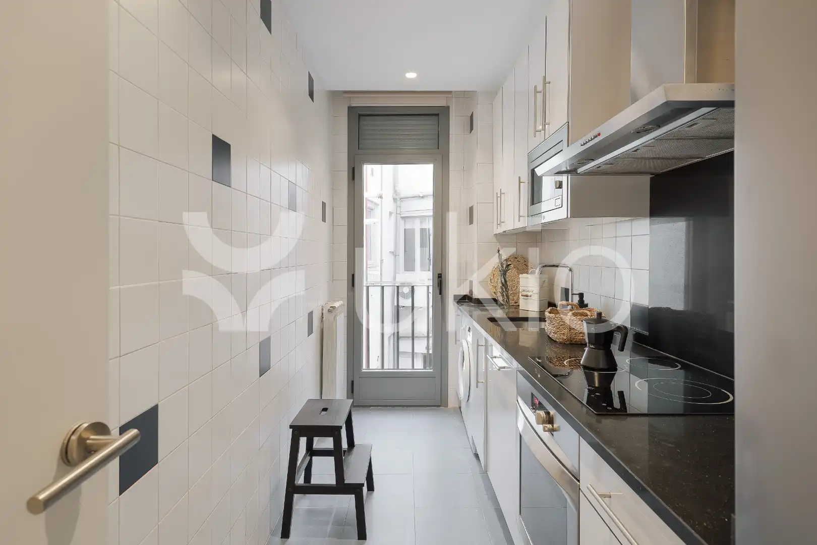 Cocina de Apartamento de alquiler en  Madrid Capital con Aire acondicionado, Calefacción y Amueblado