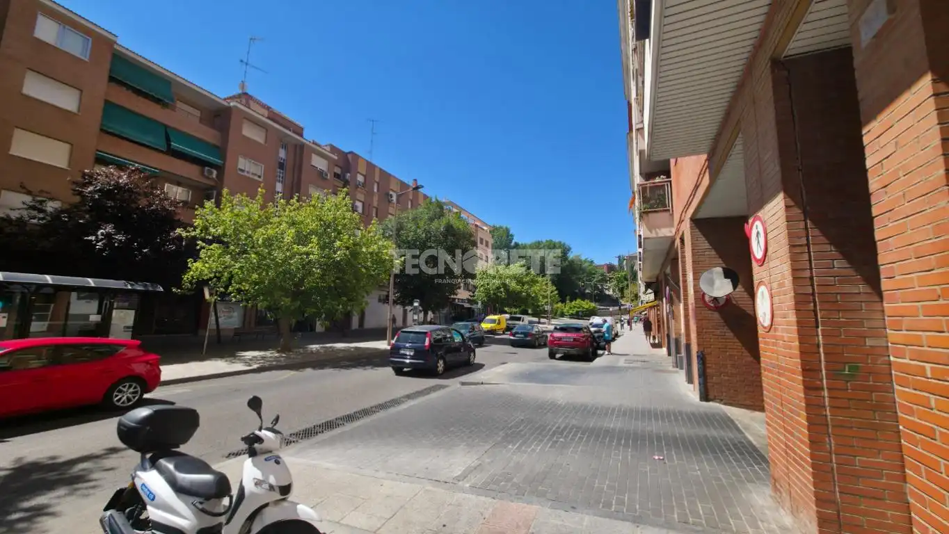 Vista exterior de Piso en venta en Guadalajara con Aire acondicionado, Calefacción y Balcón