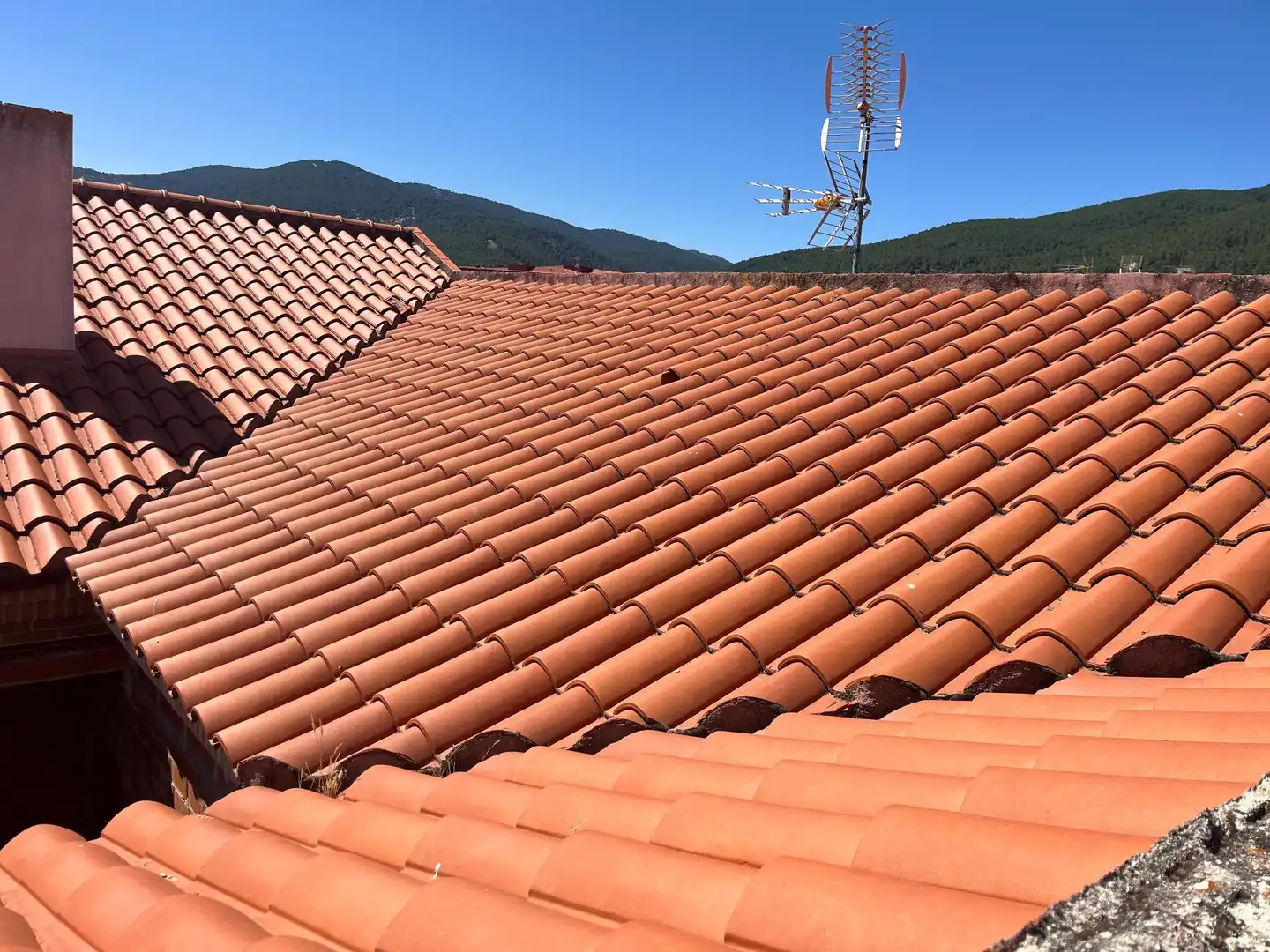 Exterior view of Buildings for sale in El Tiemblo 