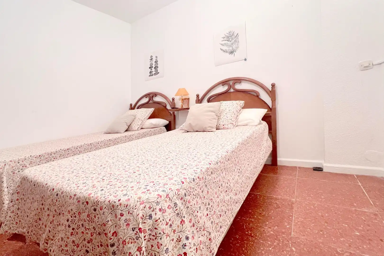 Piso en venta en Calle CIUDAD DE PORCUNA, La Carihuela - Los Nidos