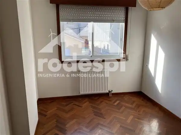 Schlafzimmer von Wohnung zur Miete in Ribadavia mit Heizung und Abstellraum