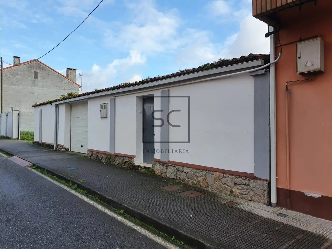 Vista exterior de Nau industrial en venda en Ferrol