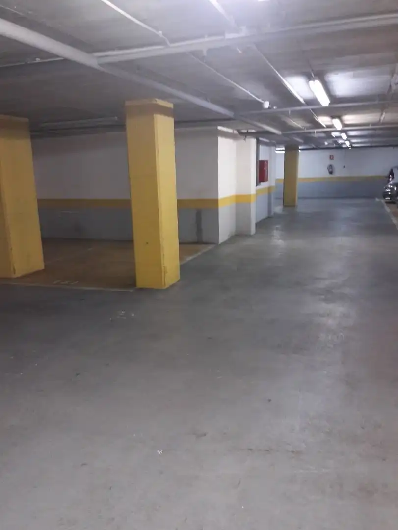 Garaje de alquiler en Carrer de Girona, 164, Dreta de l'Eixample