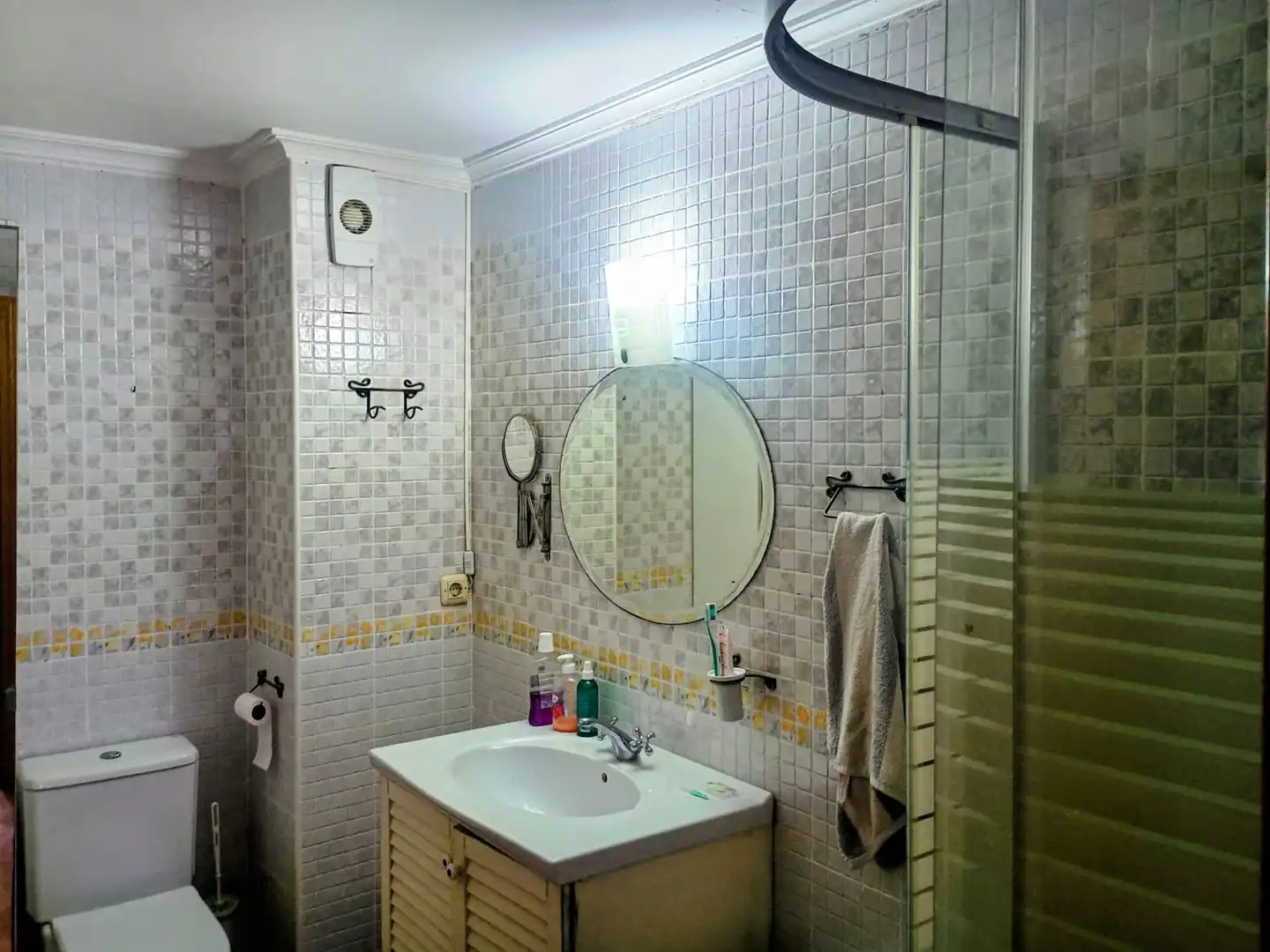 Badezimmer von Wohnung zum Verkauf in Alcalá de Henares mit Klimaanlage, Heizung und Terrasse