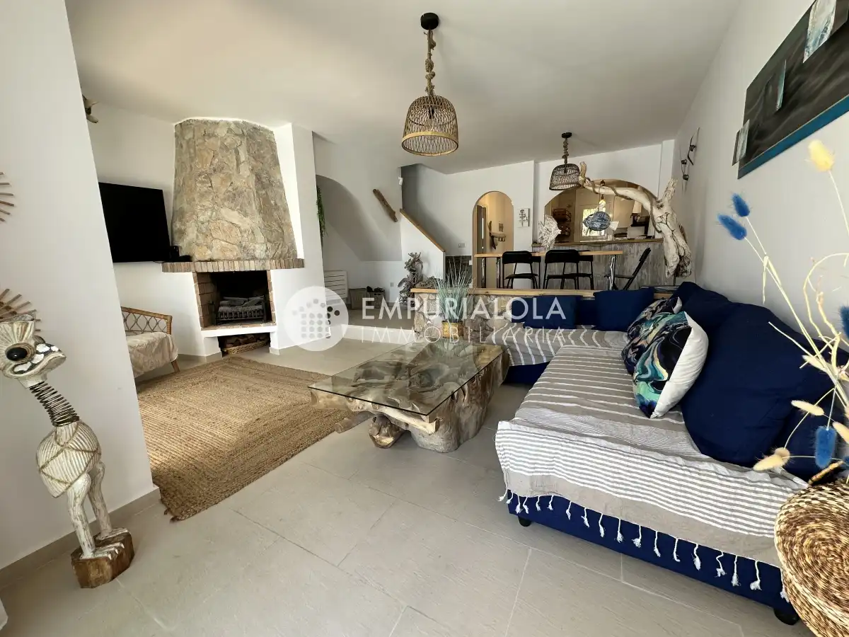 Sala de estar de Casa o chalet en venta en Empuriabrava con Aire acondicionado, Piscina y Amueblado