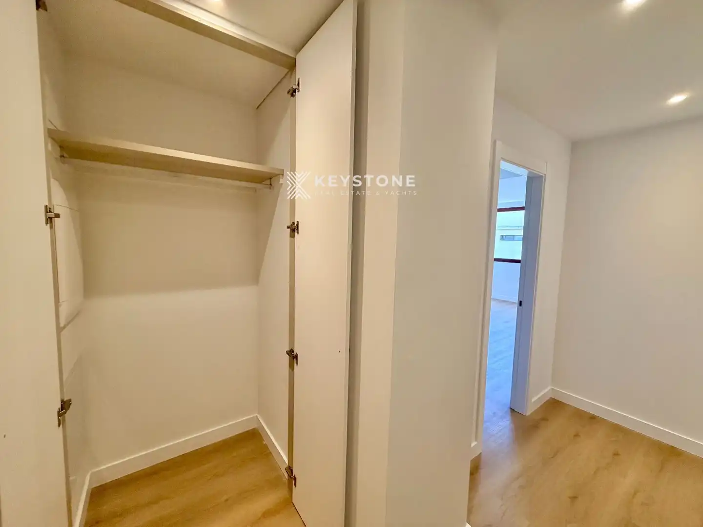 Flat for sale in  Palma de Mallorca  with Air Conditioner and Heating