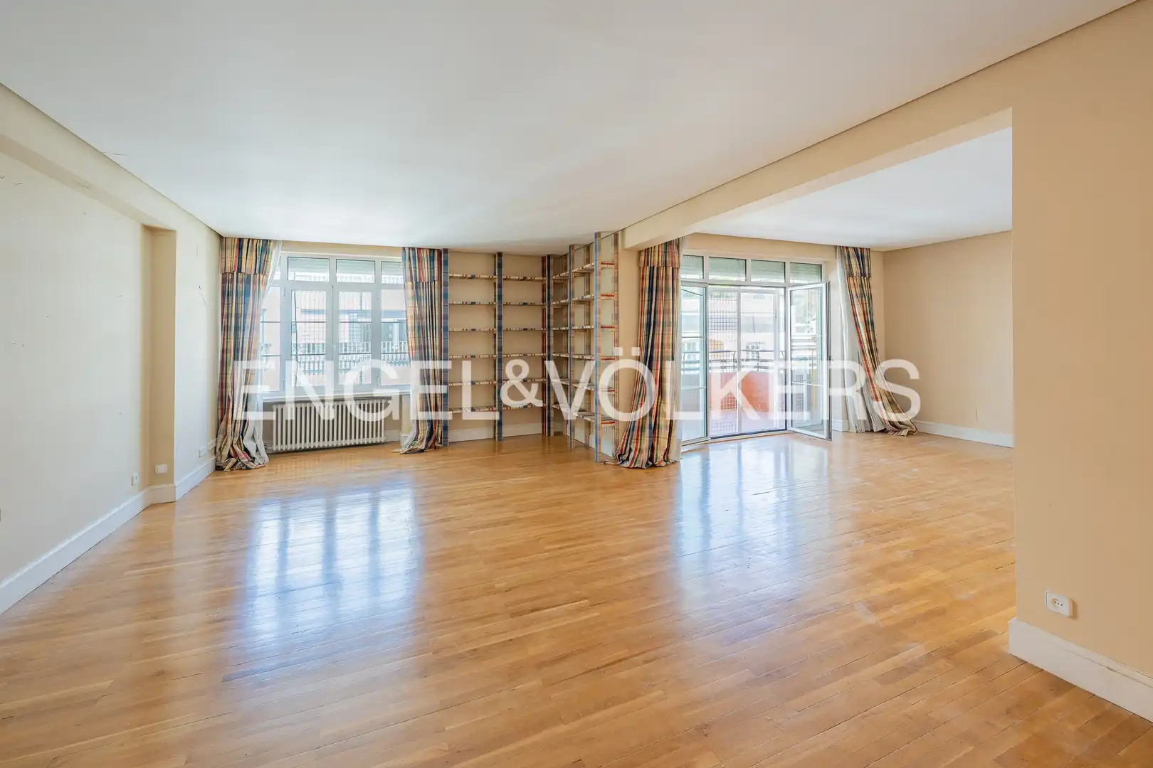 Sala de estar de Piso en venta en  Madrid Capital con Aire acondicionado, Calefacción y Trastero